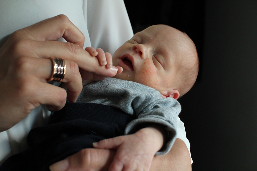 Paid leave is a big issue in employee benefits regulations. (Photo: AP)