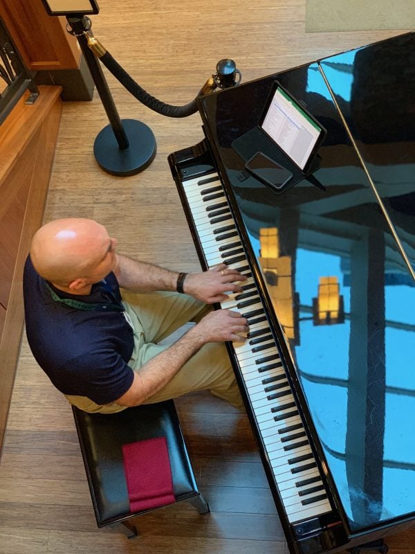 Oregon Community CU Vice President of Finance Dave Schiffer moonlights as a pianist at a local hospital. (Source: Dave Schiffer)