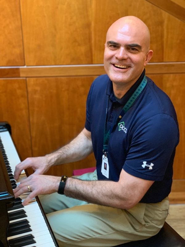 Oregon Community CU Vice President of Finance Dave Schiffer moonlights as a pianist at a local hospital. (Source: Dave Schiffer)